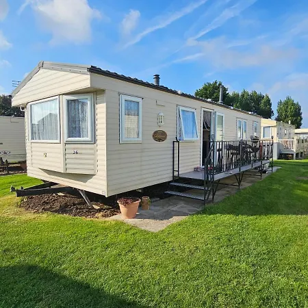Liberty Caravan Hire Chapel Saint Leonards Exterior photo